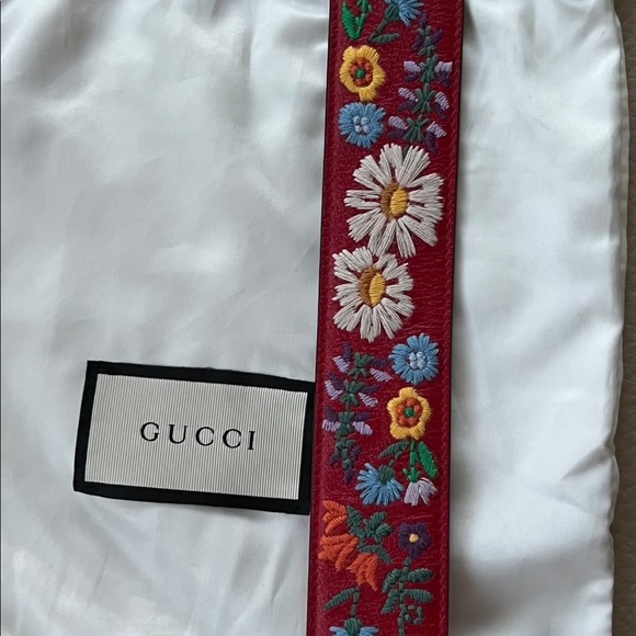 SOLD Excellent condition Gucci belt size 90 - Picture 4 of 6